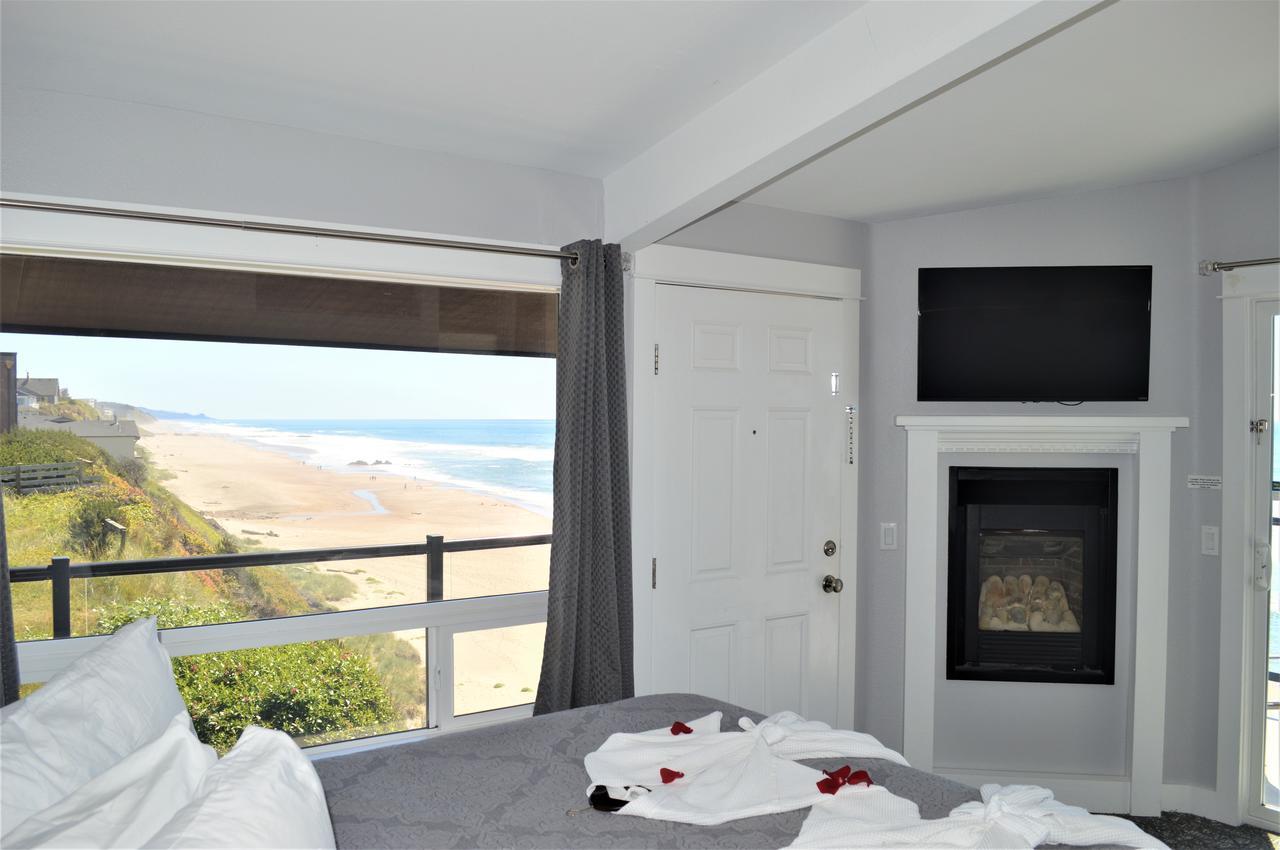 Beachfront Manor Hotel Lincoln City Exterior photo